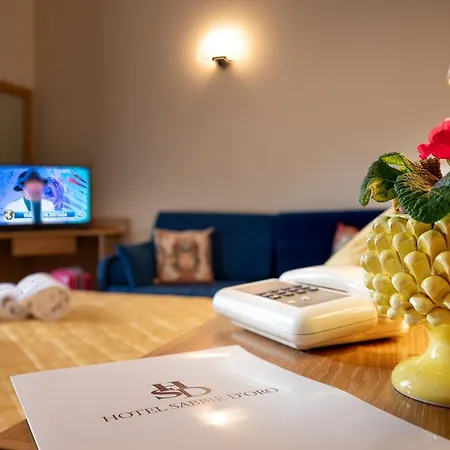 Hotel Sabbie D'Oro Giardini-Naxos Buitenkant foto