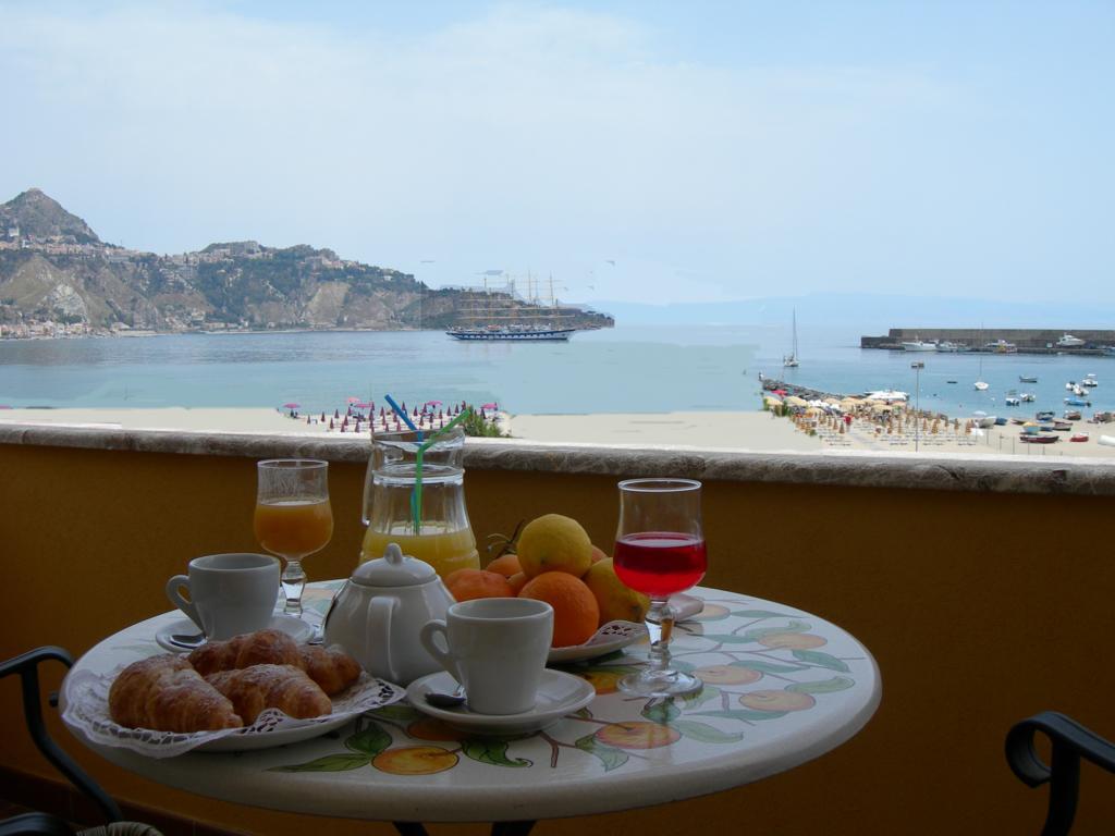Sabbie D'oro Giardini-Naxos